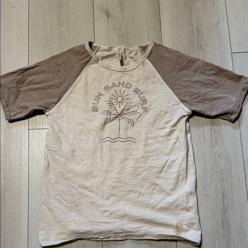 Rylie &Crew Sun Sand Surf Graphic Tee - youth Size 10-12 t-Shirt